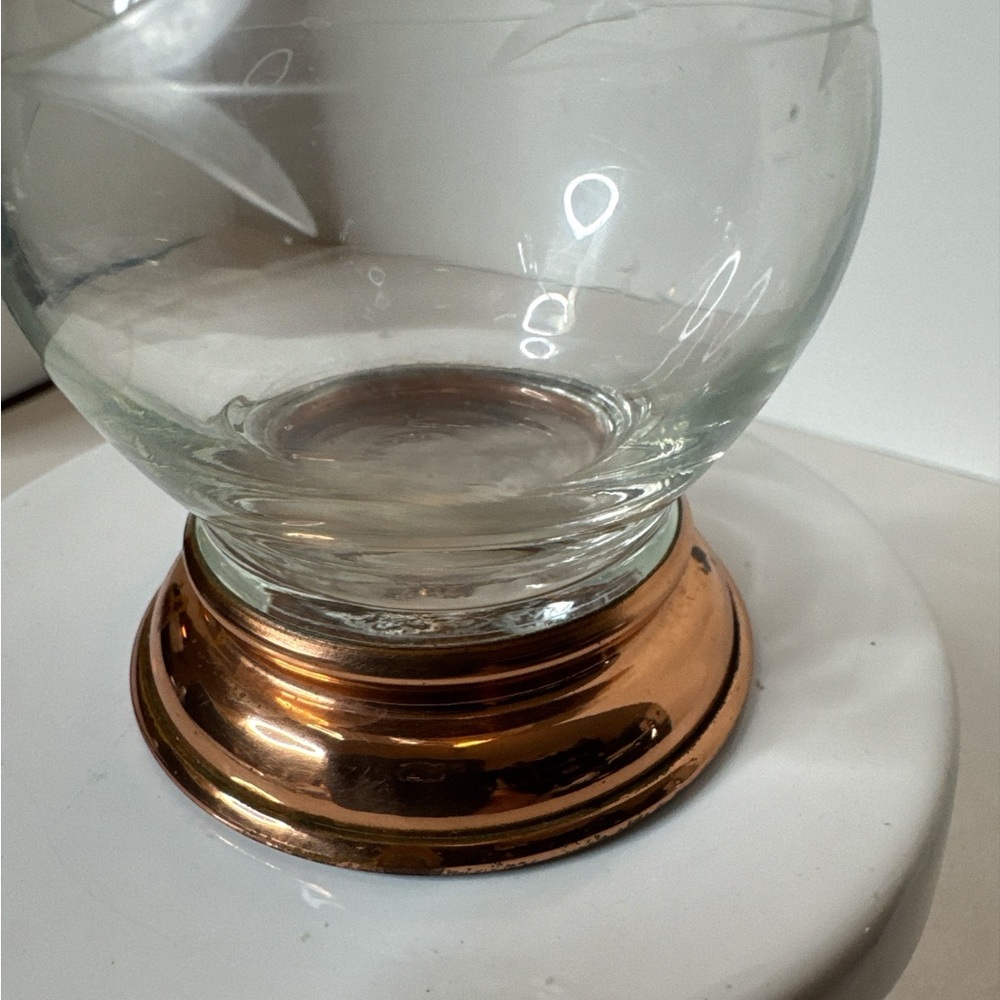 Vintage Princess House Heritage Etched Glass Vase with Copper bottom. (1-L) - Picture 4 of 6